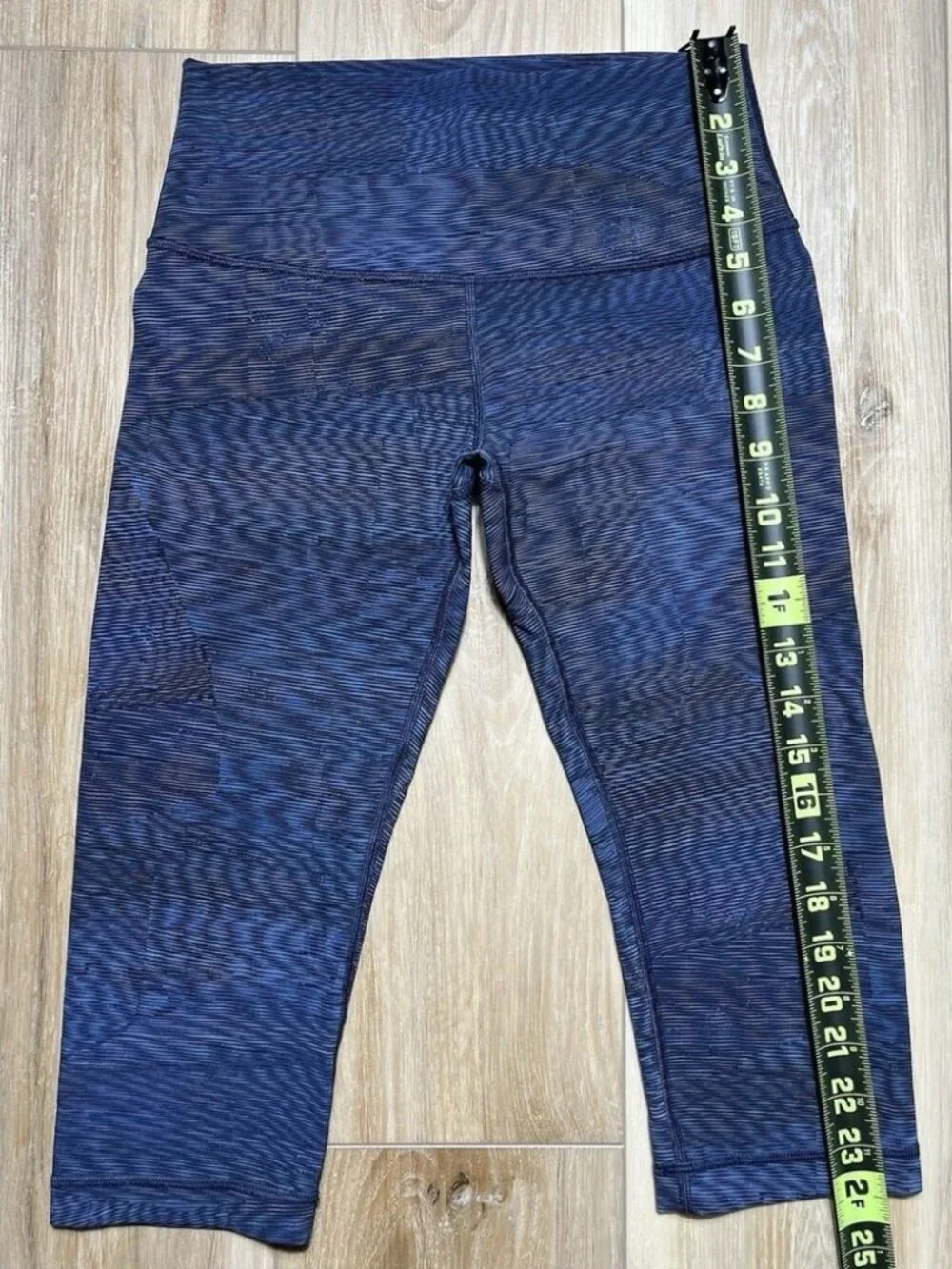Lululemon Blue Pattern Wunder Under Cropped Leggings - Women Size 6